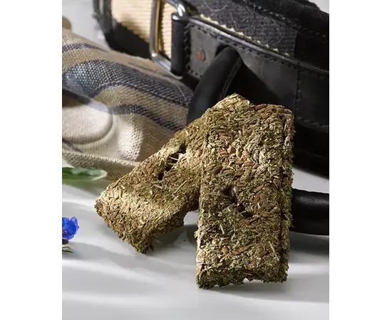 OKAPI Mineral Bricks für Pferde– Mineralfutter-Riegel für die Handfütterung 1kg | Ab Lager Schweiz – imFUTTERSACK.ch