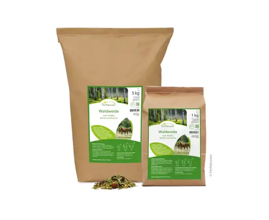 PerNaturam Waldweide 1kg: Mischung aus Laub, Rinden und Beeren zur natürlichen Ergänzung der Pferdefütterung. Bei imFUTTERSACK in der Schweiz.