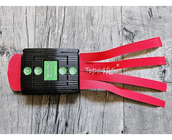 Tape4Fur® Multi-Cutter 7.5cm – schneidet Kinesiotapes präzise auf 7.5cm Breite. Praktisches All-in-One-Werkzeug für Taping. Bei imFUTTERSACK bestellen.